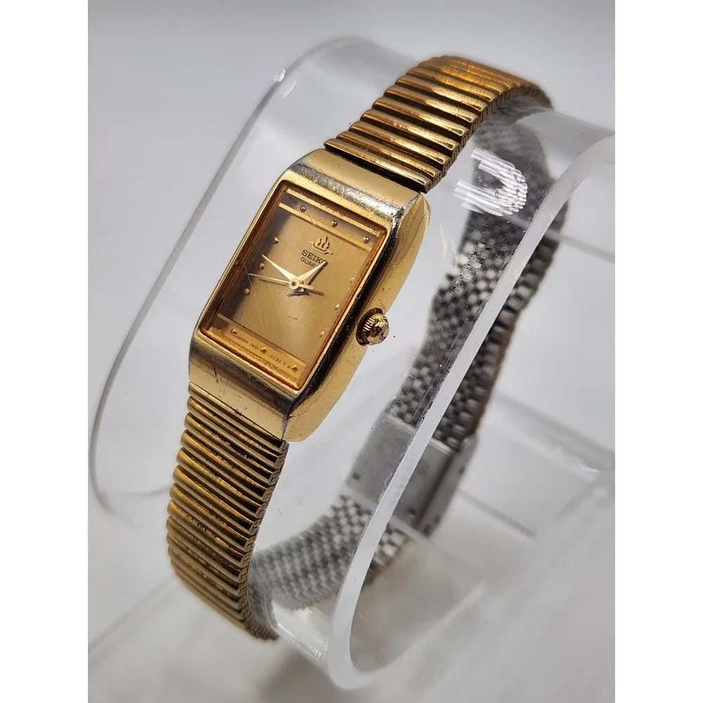 Seiko Quartz Watch Womens 6 Gold Tone Rectangle Dial Vintage 1N01-5A00